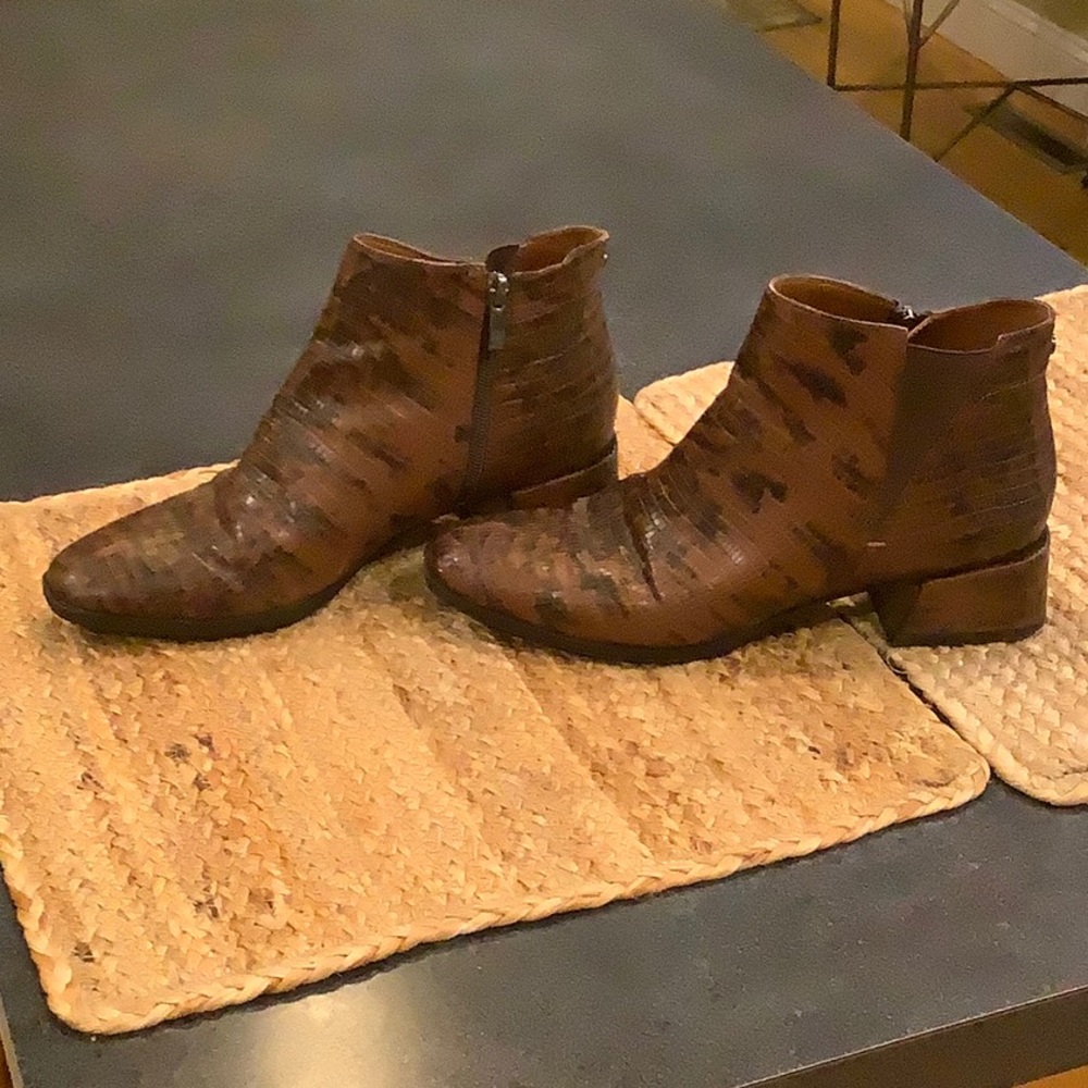 Franco Sarto ankle boots. Side zipper size 9